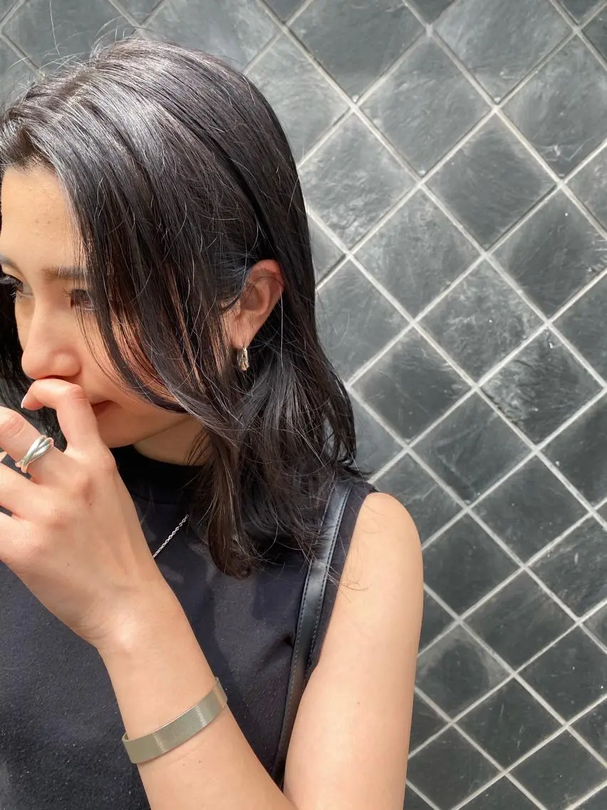 ミディアム カラー ヘアアレンジ レイヤーウルフ エクステ磯部のヘアスタイル