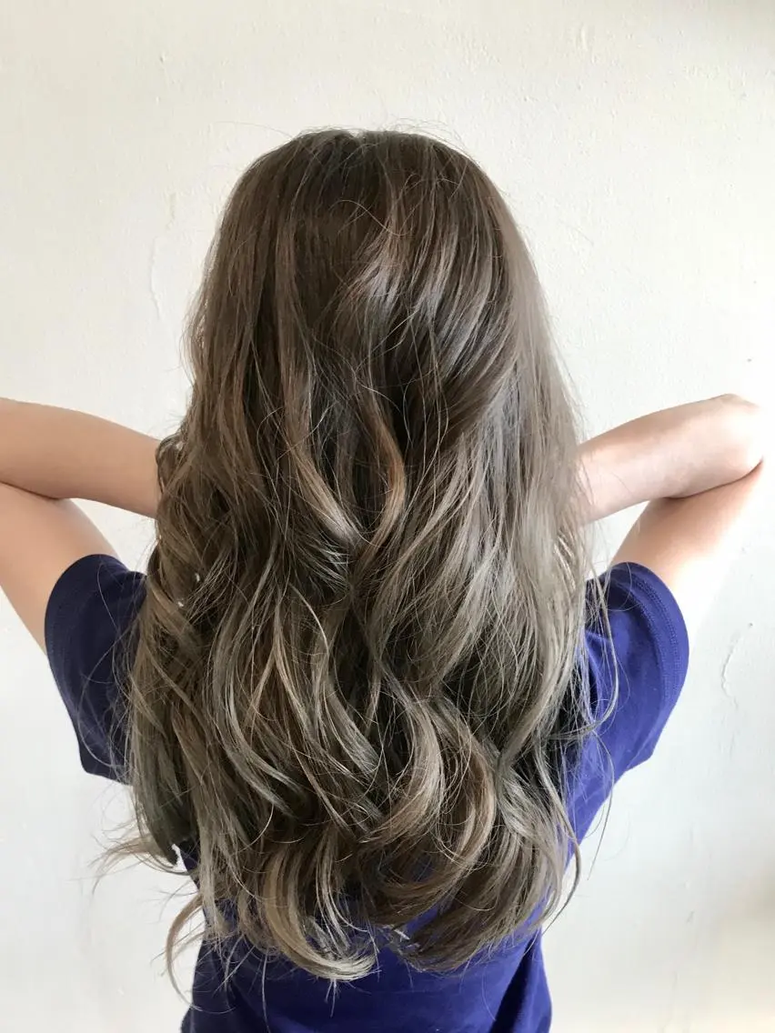 セミロング カラー グラデーションカラー VERDA KENのヘアスタイル