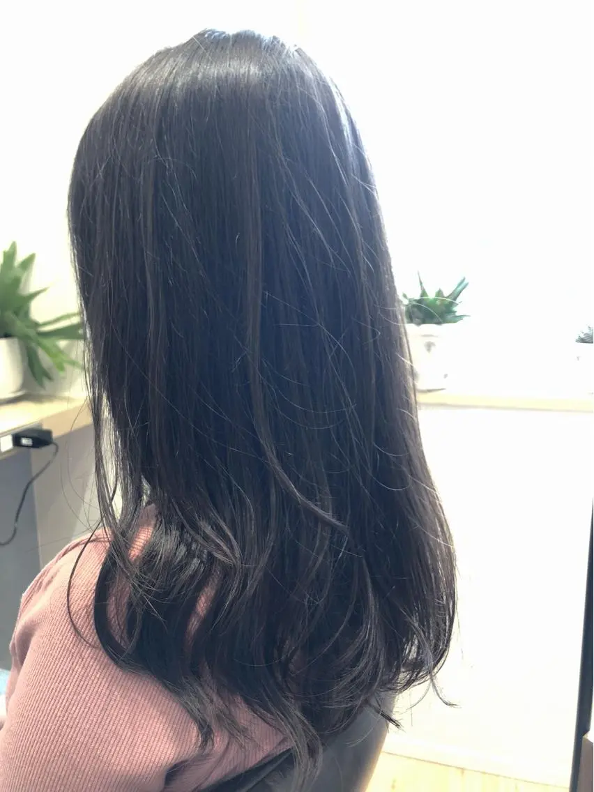 セミロング 白髪ぼかしハイライト 💫ミネ ヒロシのヘアスタイル