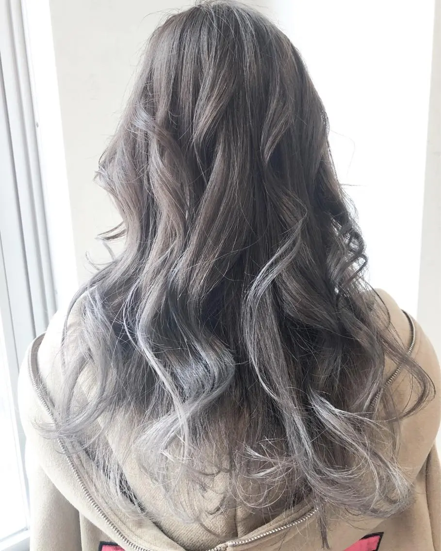 ロング カラー グラデーションカラー TOWA 野村　コウダイのヘアスタイル
