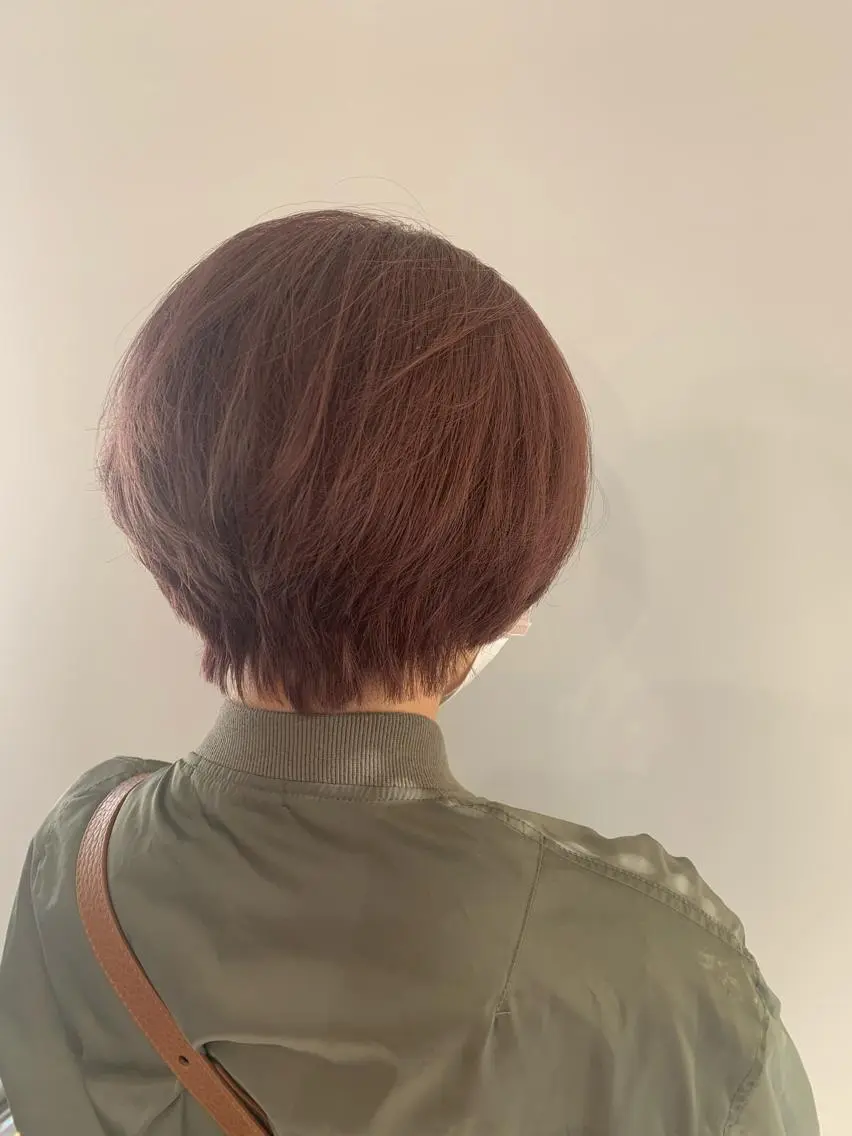 ショート カラー ブリーチ 加藤 綾華のヘアスタイル