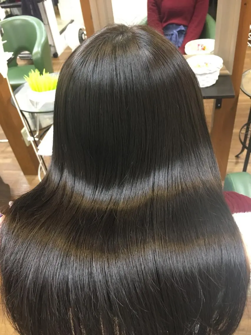 セミロング SHIORI💜口コ ミNo.1艶カラーのヘアスタイル