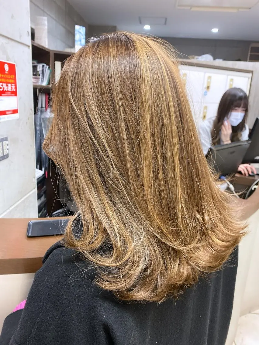 ロング カラー ベージュカラー ヘアカラー 大栗 佑也  髪質改善のヘアスタイル