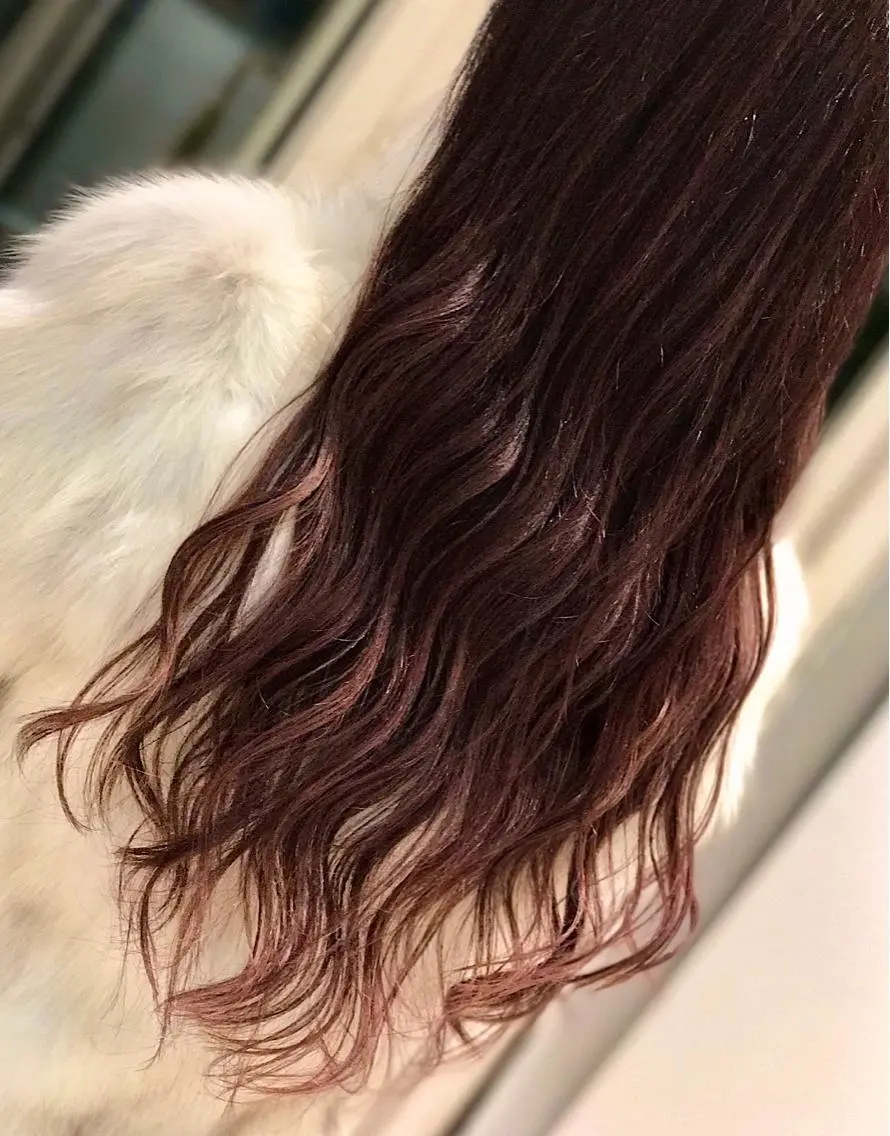 ロング カラー ピンクカラー 横山 ひかりのヘアスタイル