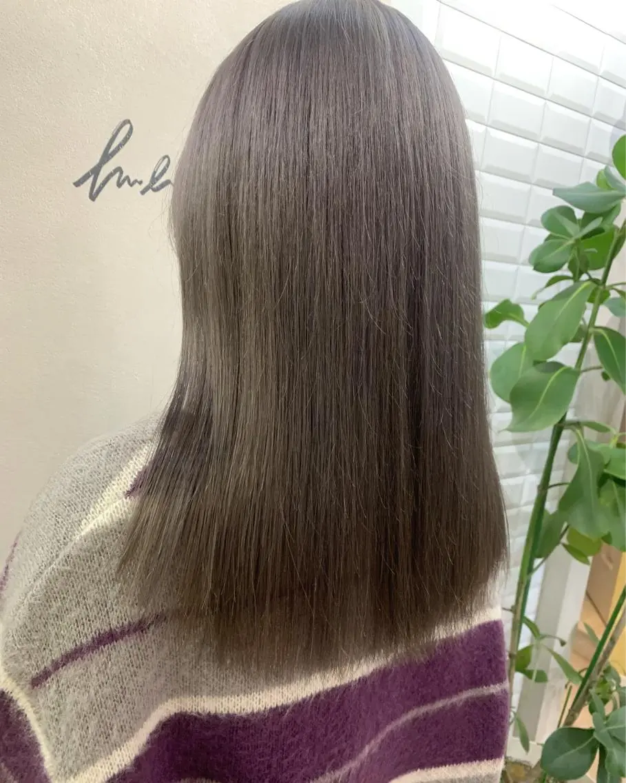 ロング カラー ベージュカラー シルバー シルバーベージュ カット ヘアカラー トリートメント hubhair レイヤー/透明感のヘアスタイル