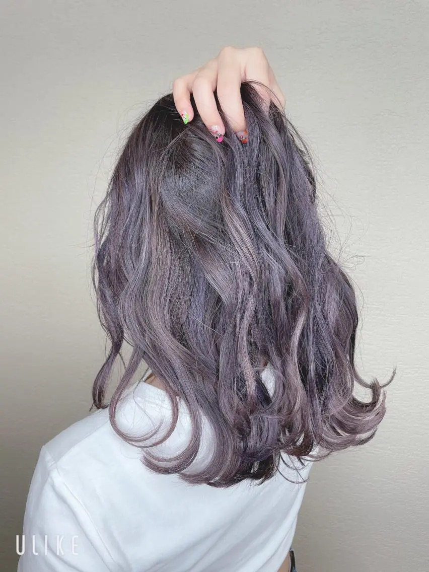 ロング カラー グレージュ ハイライトカラー バイオレットカラー バイオレットグレージュ ハイライト カット ヘアカラー トリートメント ❣️モードケイズ塚口 和田一将のヘアスタイル