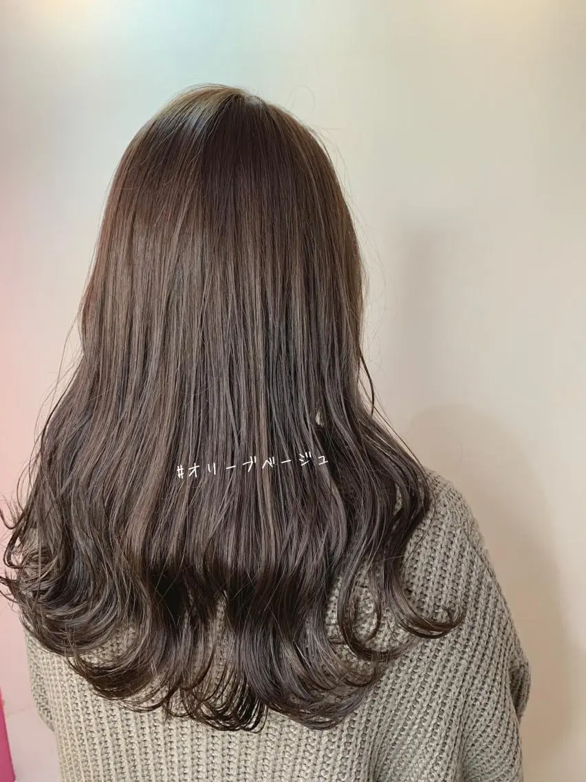 セミロング カラー ベージュカラー オリーブベージュ カット ヘアカラー トリートメント 美髪矯正🪞髪質改善 KURIHARAのヘアスタイル