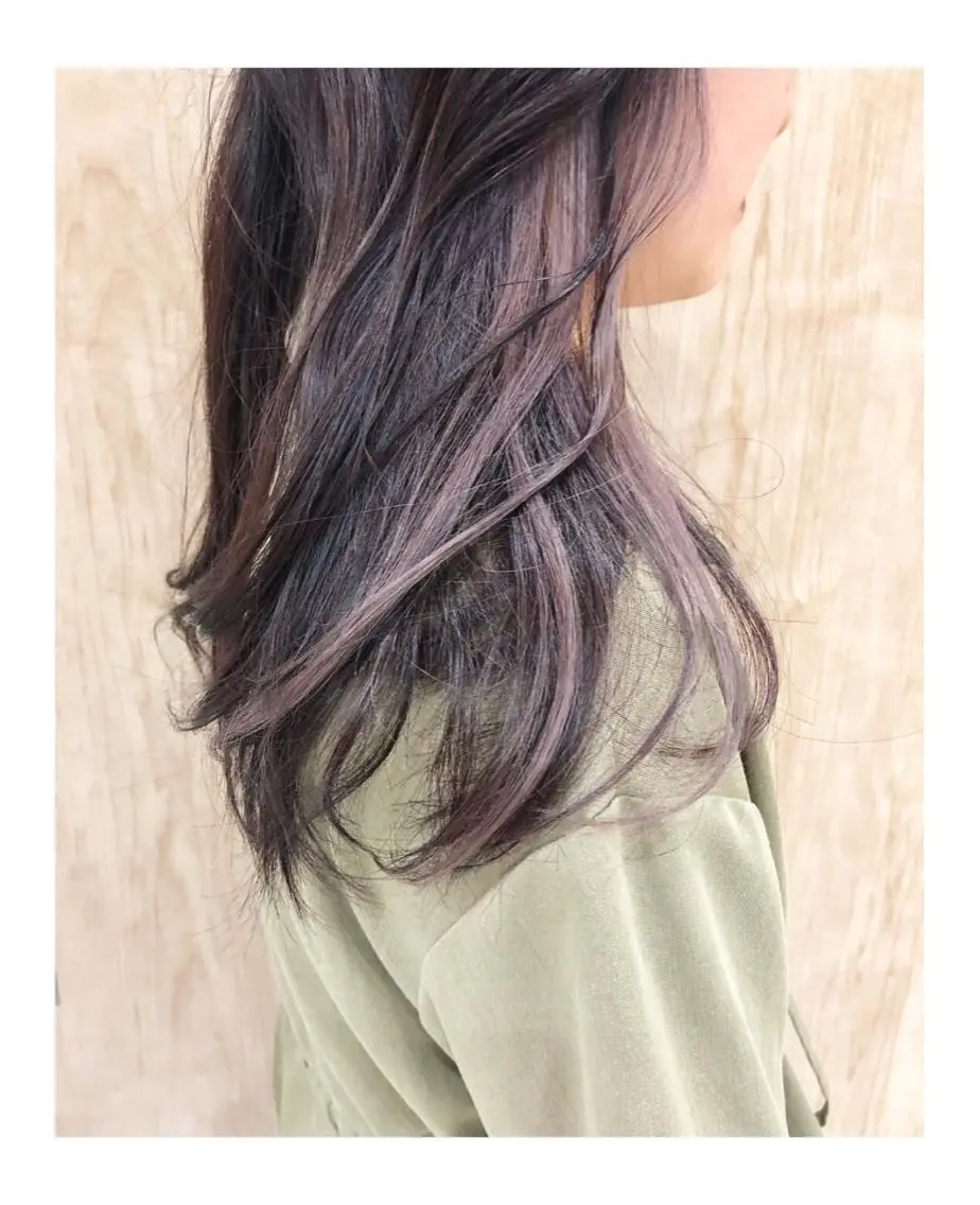 セミロング カラー ラベンダーカラー 岩田 萌那のヘアスタイル