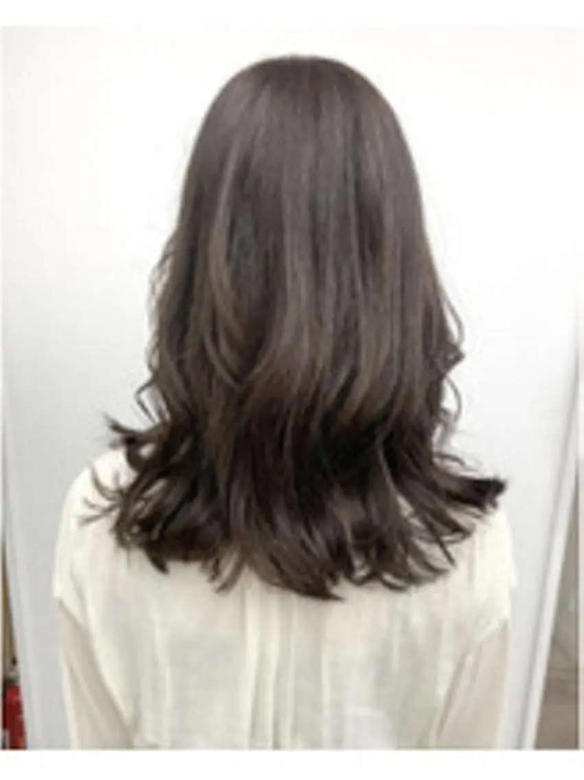 ミディアム カラー パーマ ヘアアレンジ ミディアムパーマ アディクシーカラー ブリーチ ケアカラー 透明感カラー ヘアケア特化型サロン newi 梅田のヘアスタイル