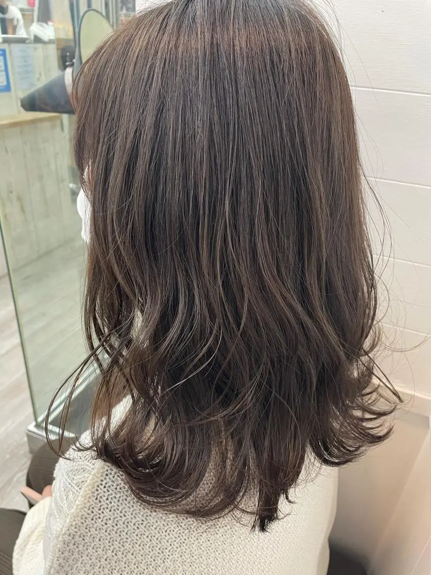 ミディアム カラー ヘアカラー トリートメント 前髪顔周り✂️店長 ❤️アマミヤ❤️のヘアスタイル