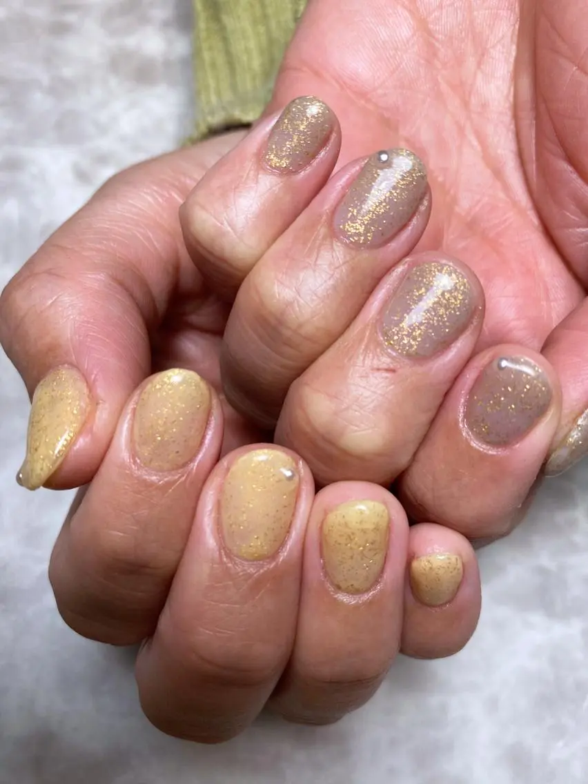 ネイル アイブロウ シンプルネイル ハンドネイル 🌿Charme🌿 MAIのネイルデザイン