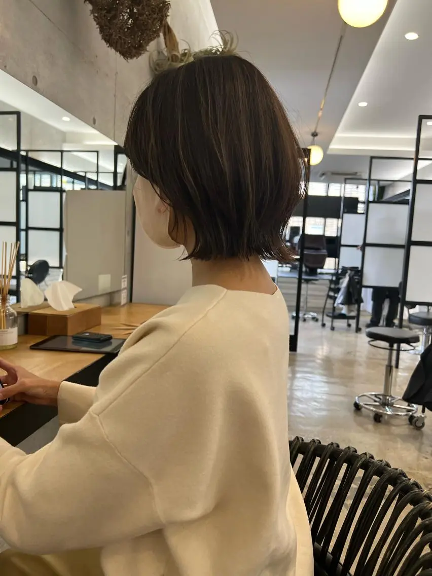 ミディアム カラー くせっ毛カット タツヤのヘアスタイル