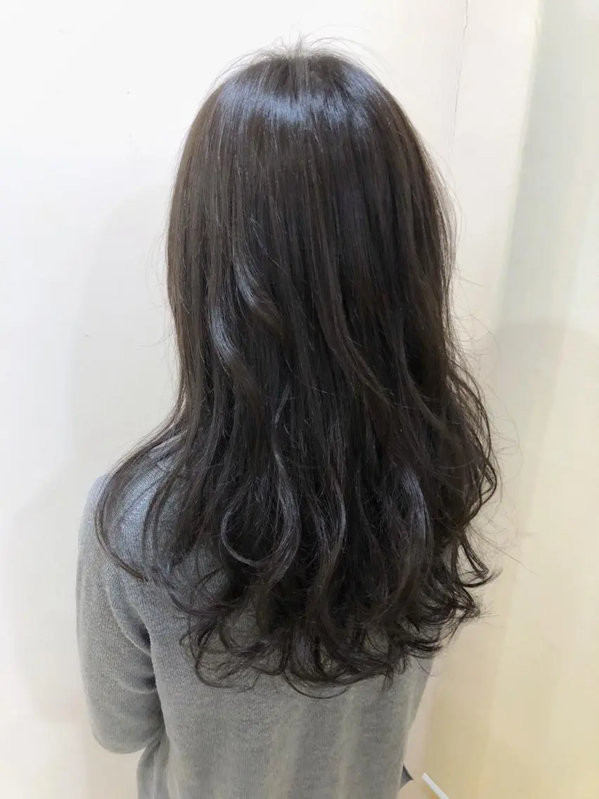 ロング カラー 服部 樹季のヘアスタイル