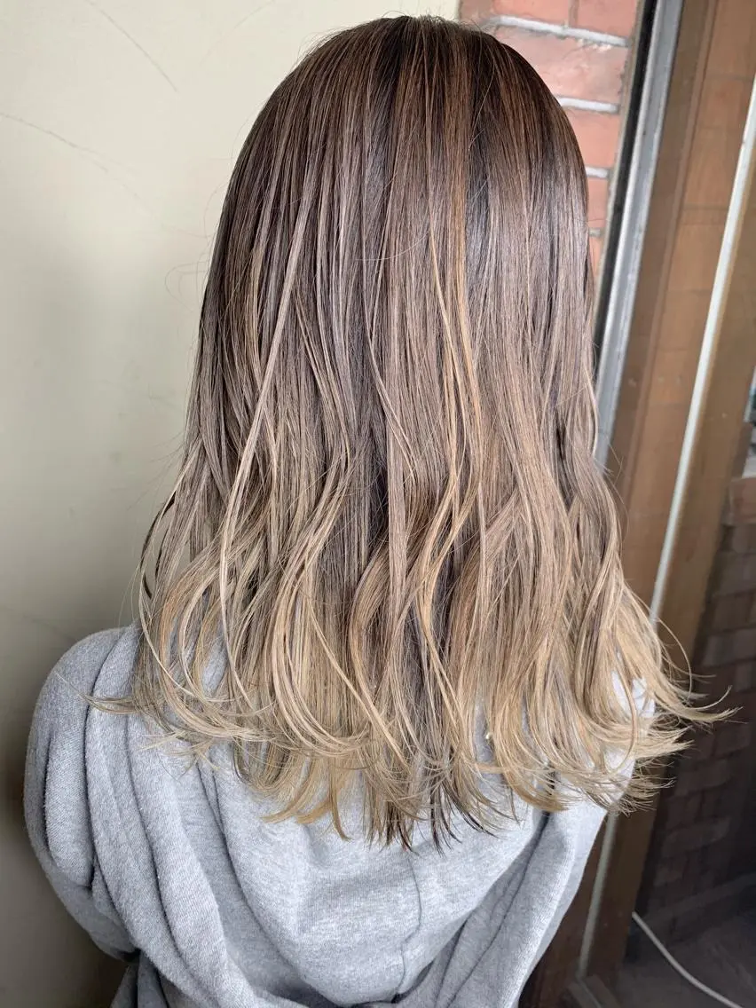 セミロング カラー パーマ ヘアアレンジ メンズ キッズ ネイル マツエク・マツパ 髪質改善 艶髪🔵フセナオヤのヘアスタイル