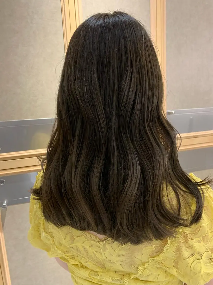ミディアム カラー グレージュ オリーブグレージュ オリーブグレー チバ タクミのヘアスタイル