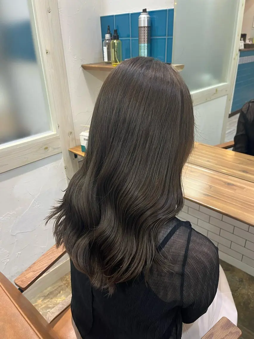 ロング カラー アッシュ アッシュブラウン ブラウンカラー 🫧tomoka 透明感カラー🫧のヘアスタイル