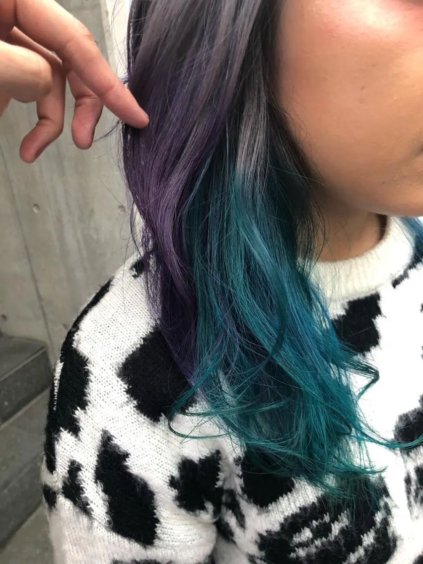 セミロング カラー ブルーカラー グレージュ パープルカラー 原宿サロン代表 デザインカラー伊藤卓のヘアスタイル