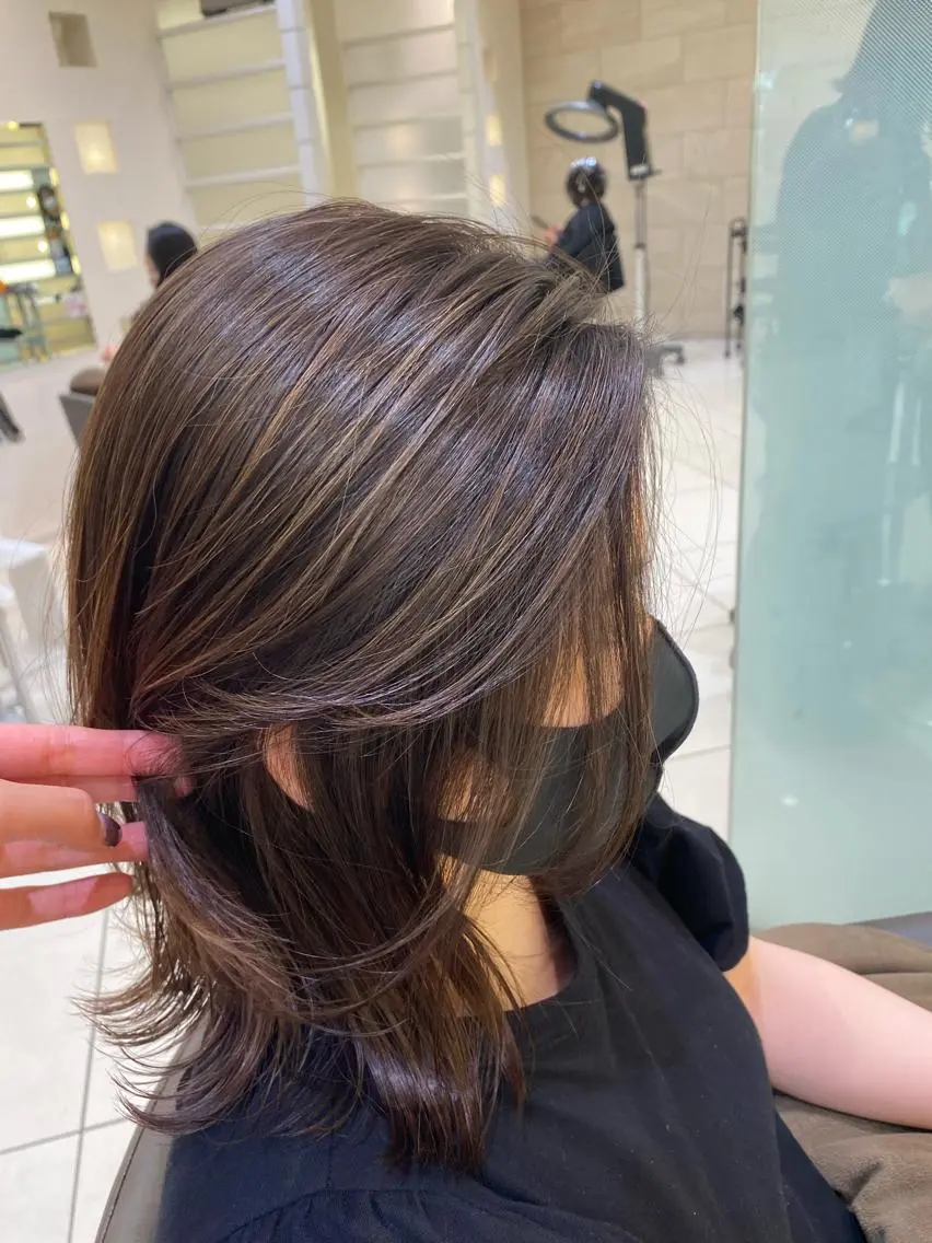 セミロング カラー ハイライトカラー ラベンダーカラー ハイライト ヘアカラー トリートメント レイヤーカット/ ハイライト　千咲季のヘアスタイル