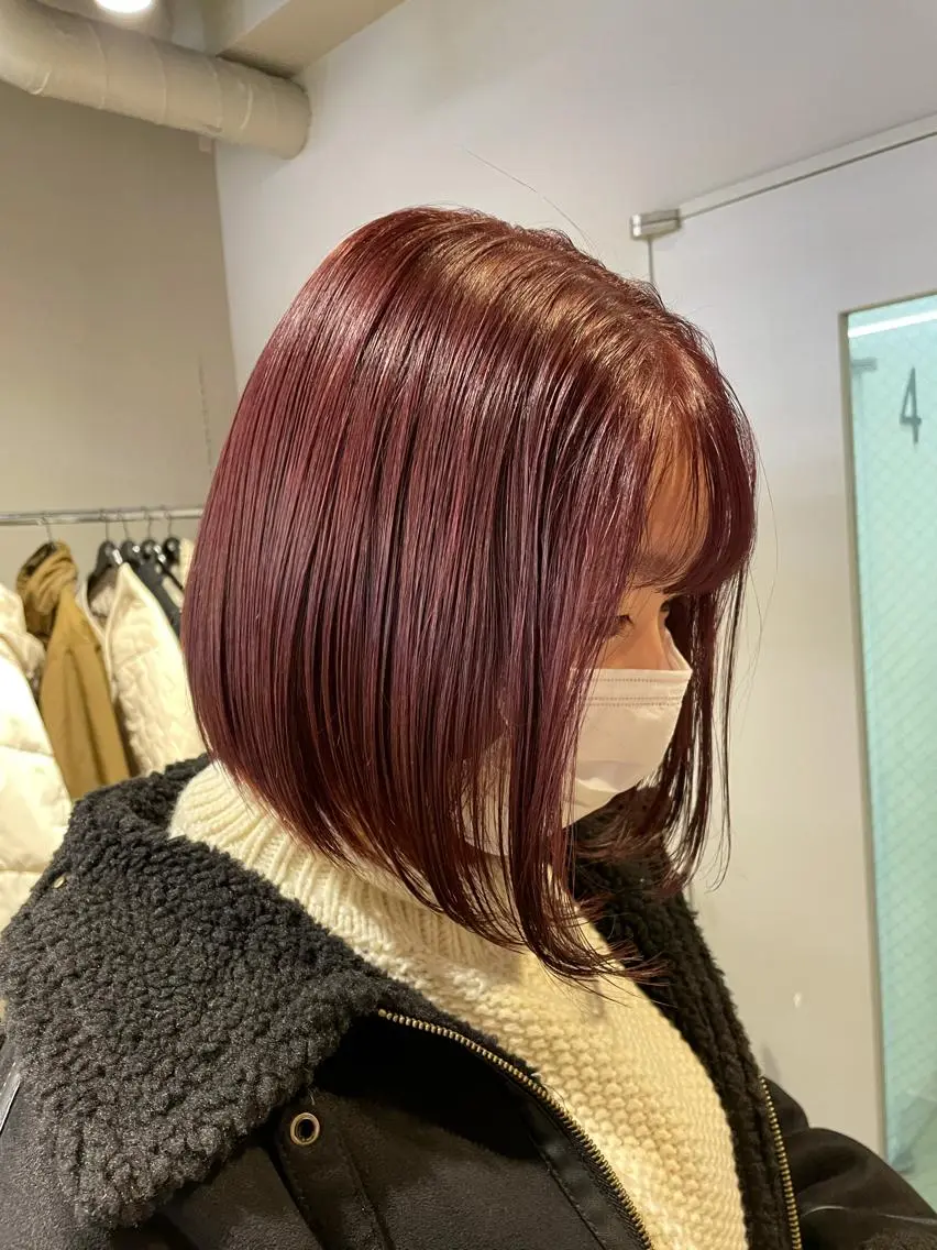 セミロング カラー 抜け感レイヤー︴ ニュアンスカラーのヘアスタイル