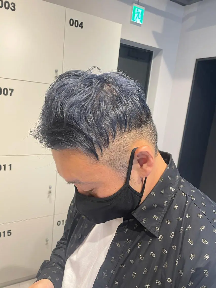 カラー メンズ ネイビーカラー ブリーチ👩🦳/ ✂︎MANAMIのヘアスタイル