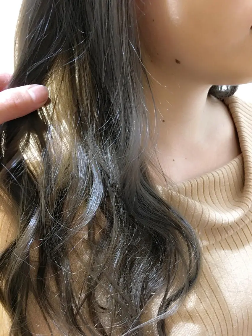 ロング カラー 透明感カラー グレージュ ハイライトカラー ネイビーカラー 3Dハイライト 海外風レイヤーカット 👑店長 平松 由のヘアスタイル