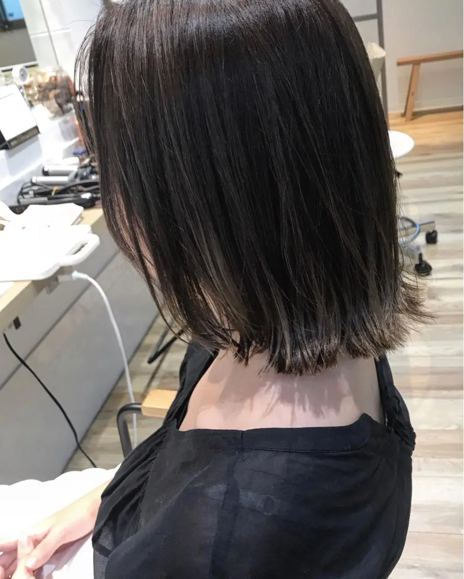 ミディアム 切りっぱなしボブ ボブ カット 稲荷 友美のヘアスタイル