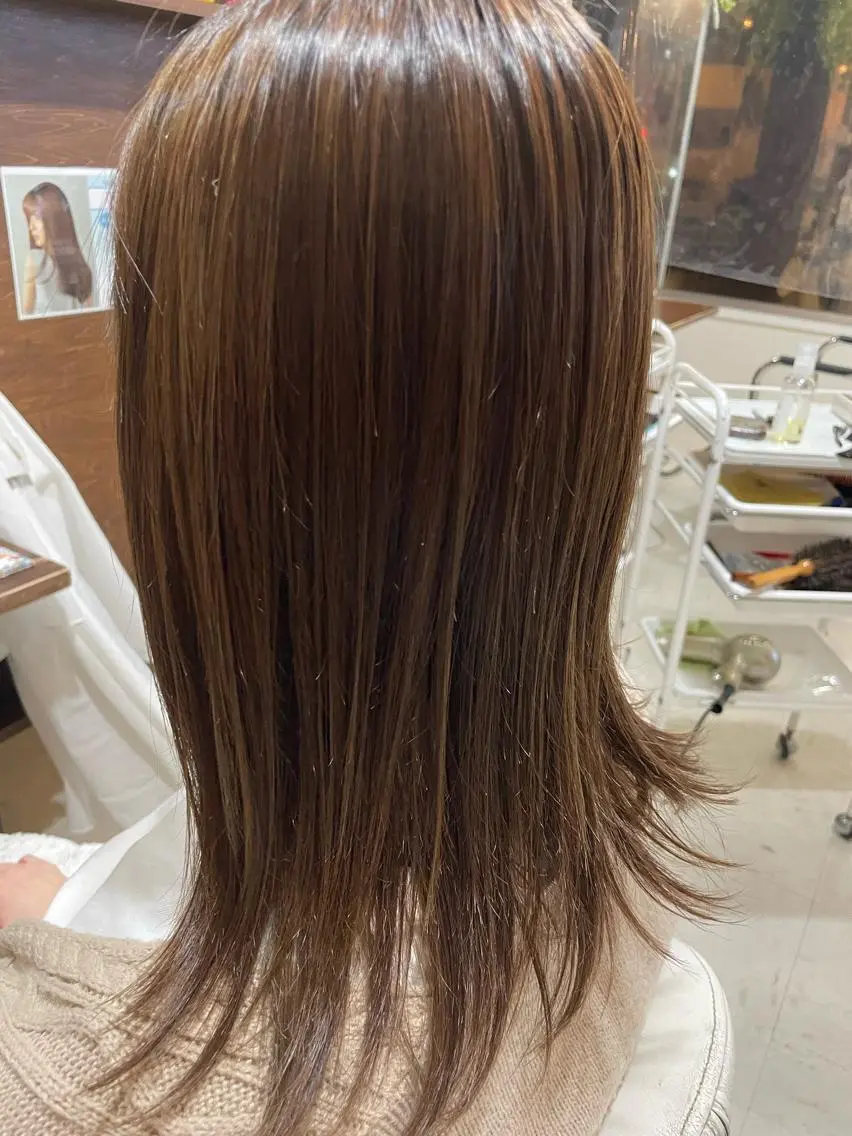 セミロング 伊丹Pilina 山田のヘアスタイル