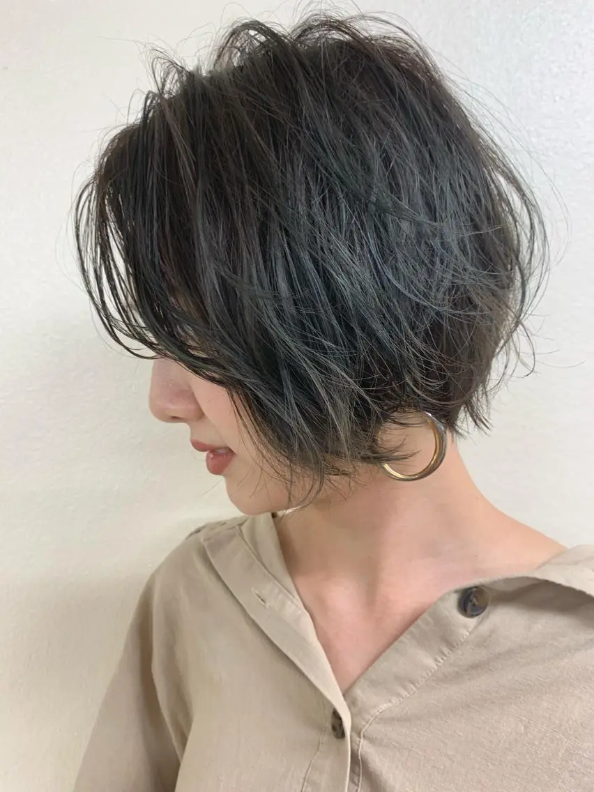 ショート カラー 横井 亜海のヘアスタイル