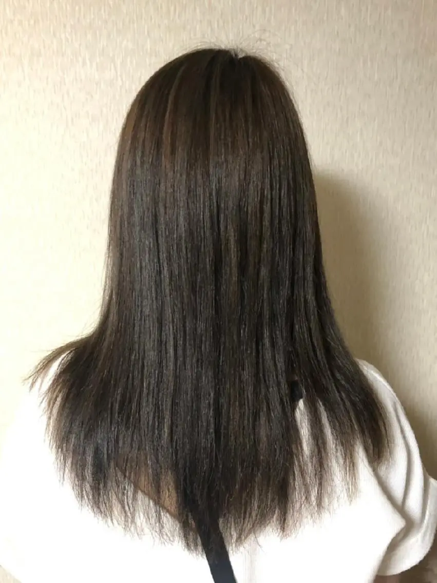セミロング カラー アッシュ 山口 彩海のヘアスタイル