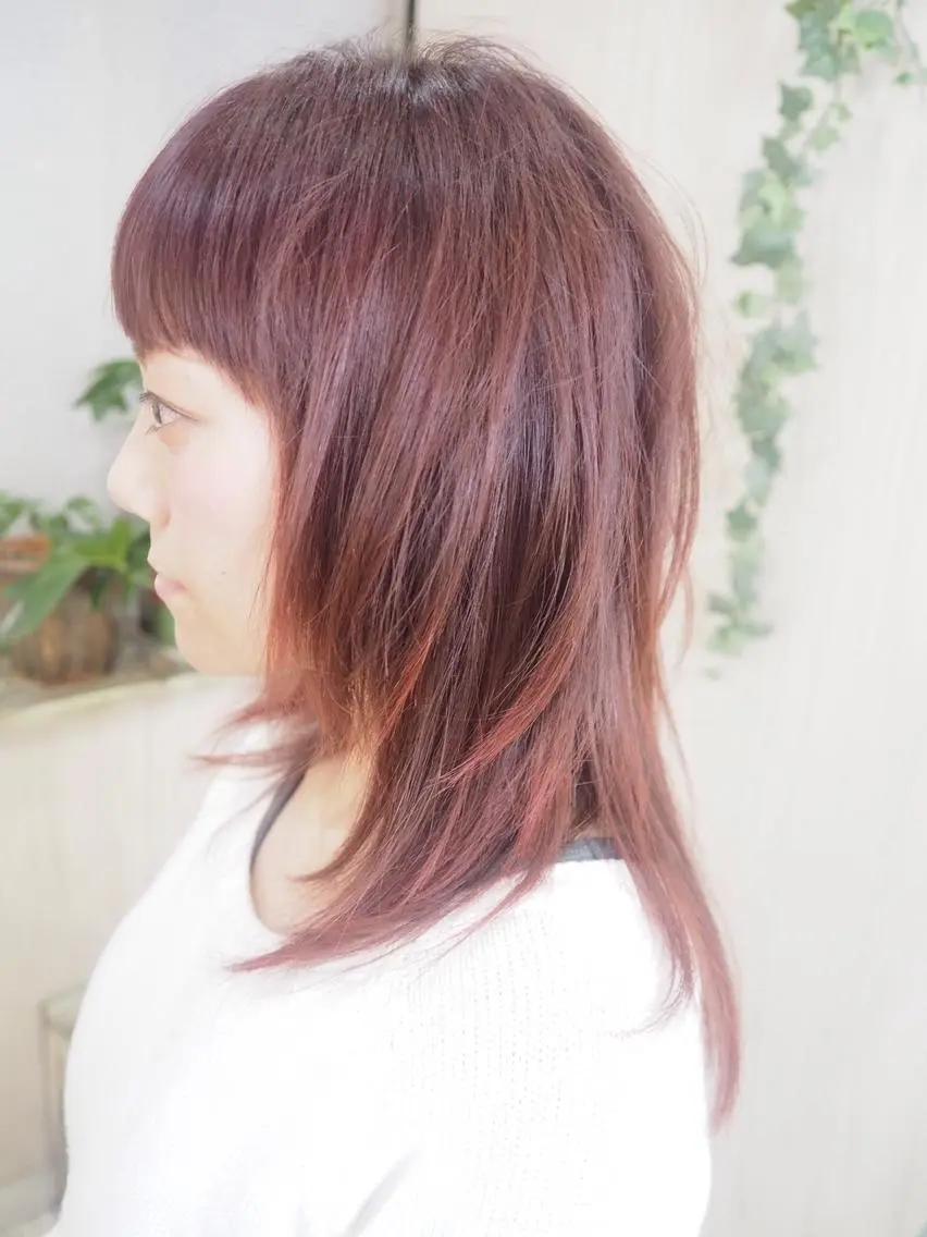 ミディアム カラー レッドカラー ウルフカット 【全部無料🙇】 おがわようしんのヘアスタイル