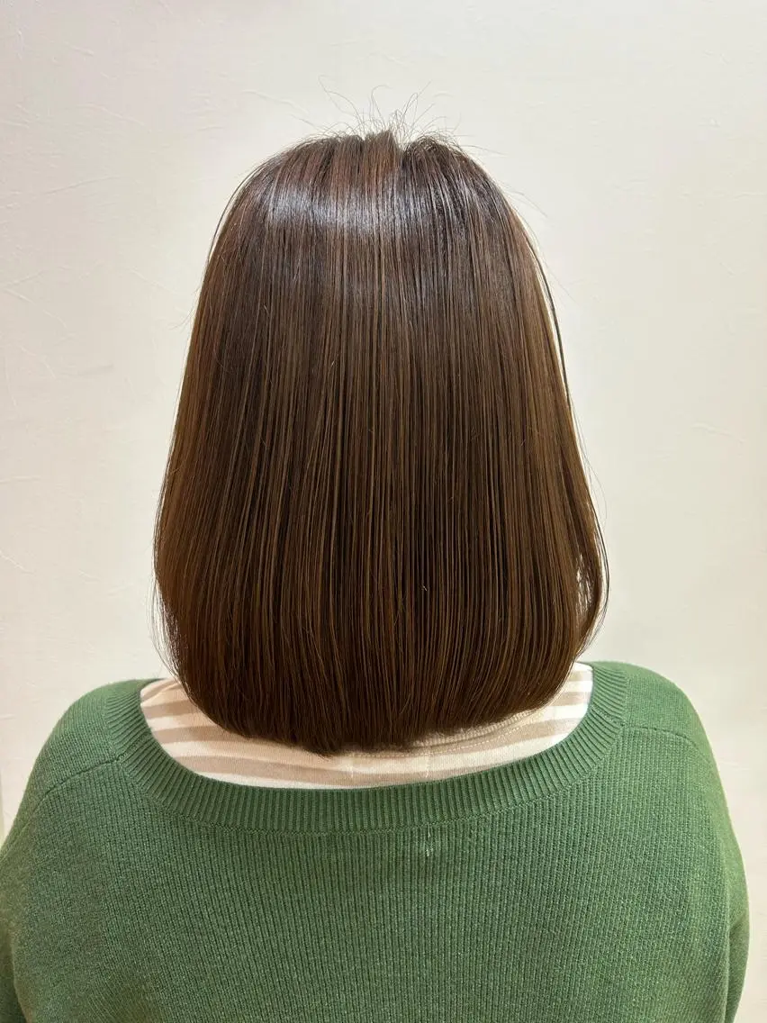 ミディアム カット ヘアカラー 榎田 左小里のヘアスタイル