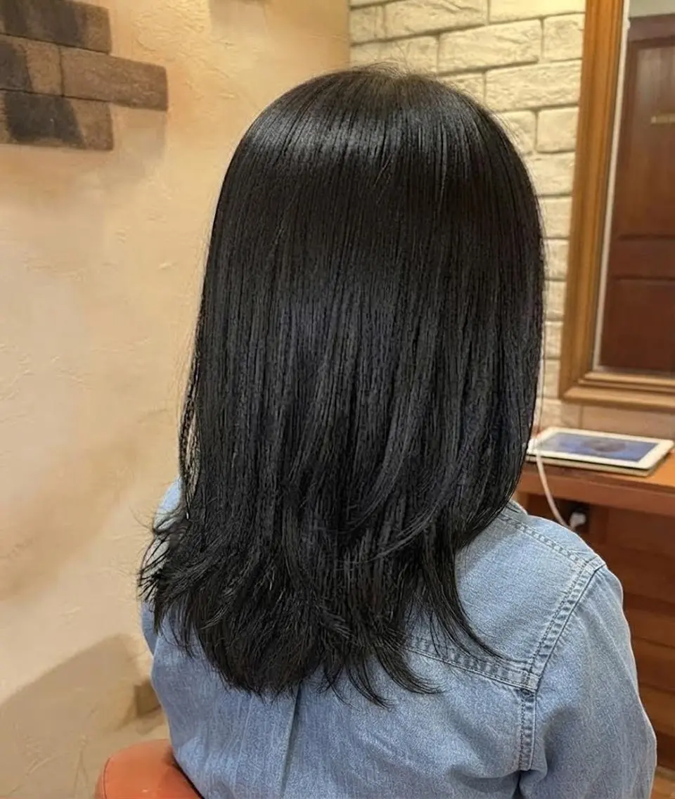 セミロング レイヤーカット カット トリートメント ヘッドスパ flencia 丸 和博|カットのヘアスタイル