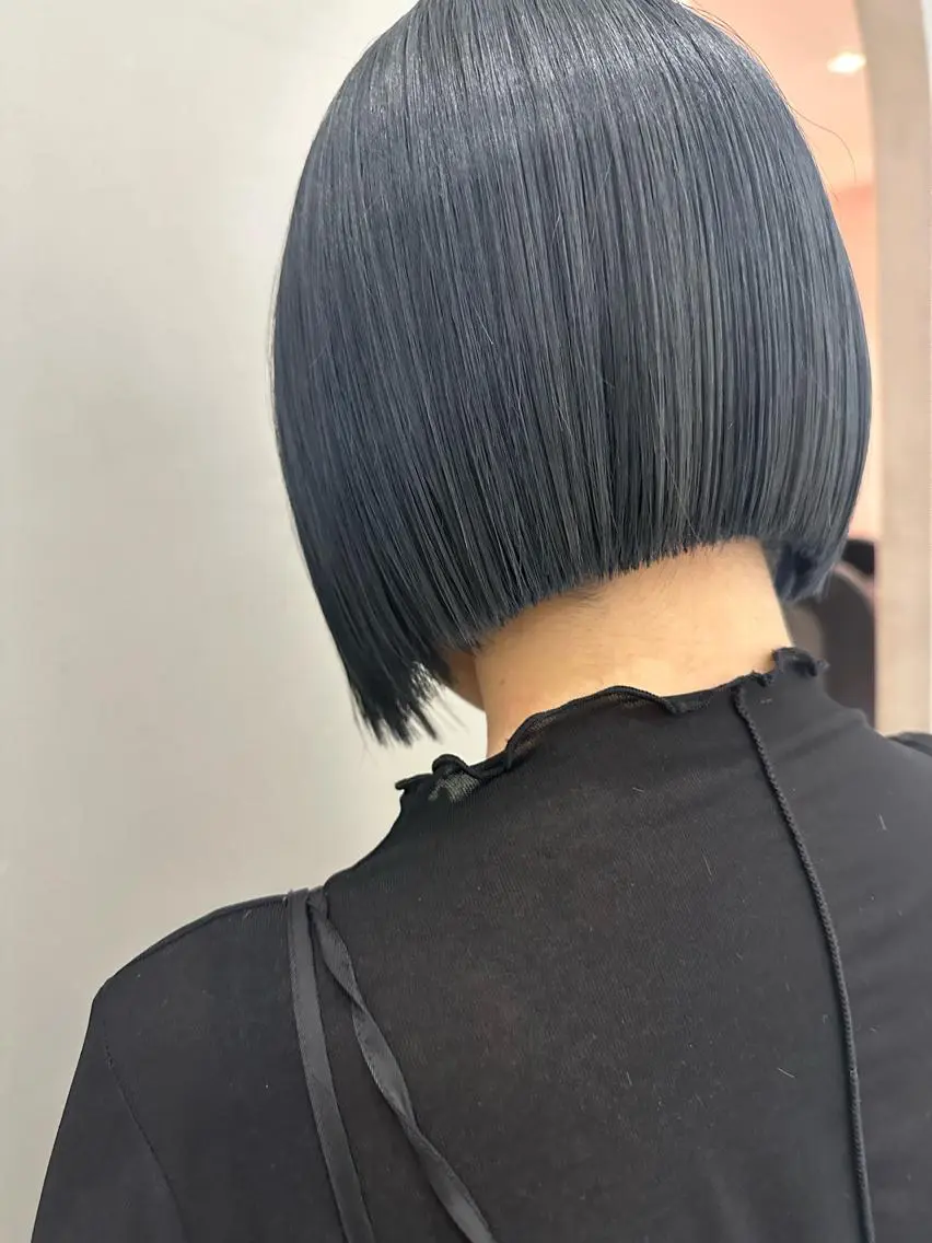 ショート カラー iizuka akiのヘアスタイル