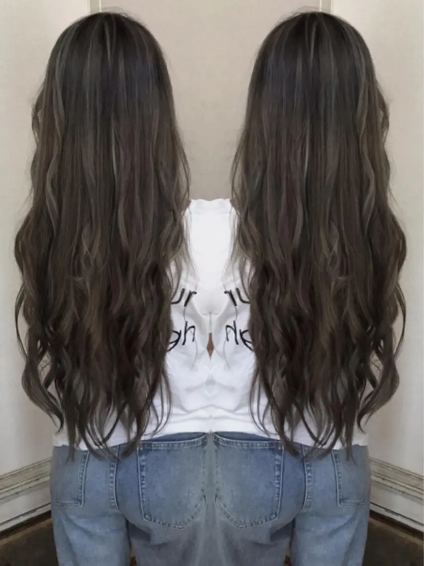 ロング カラー ヘアアレンジ アッシュ アッシュグレー アッシュグレージュ バレイヤージュ グラデーションカラー ヘアカラー トリートメント 三輪 太一のヘアスタイル