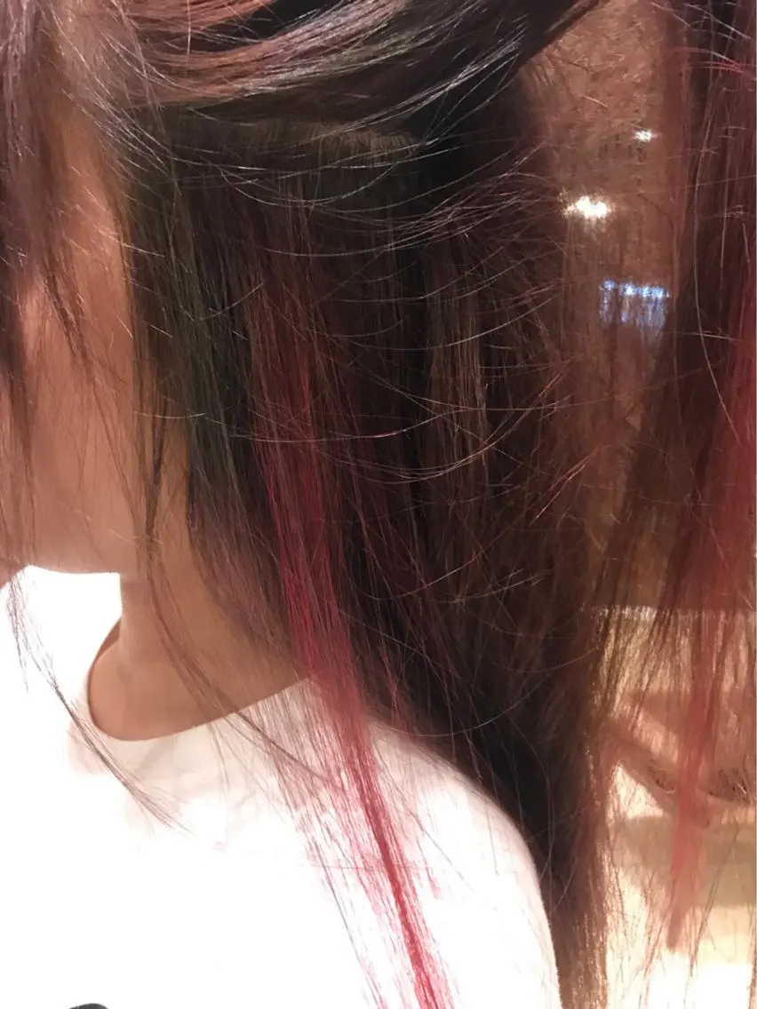 カラー ハイライトカラー レッドカラー カワサキ ヒナコのヘアスタイル
