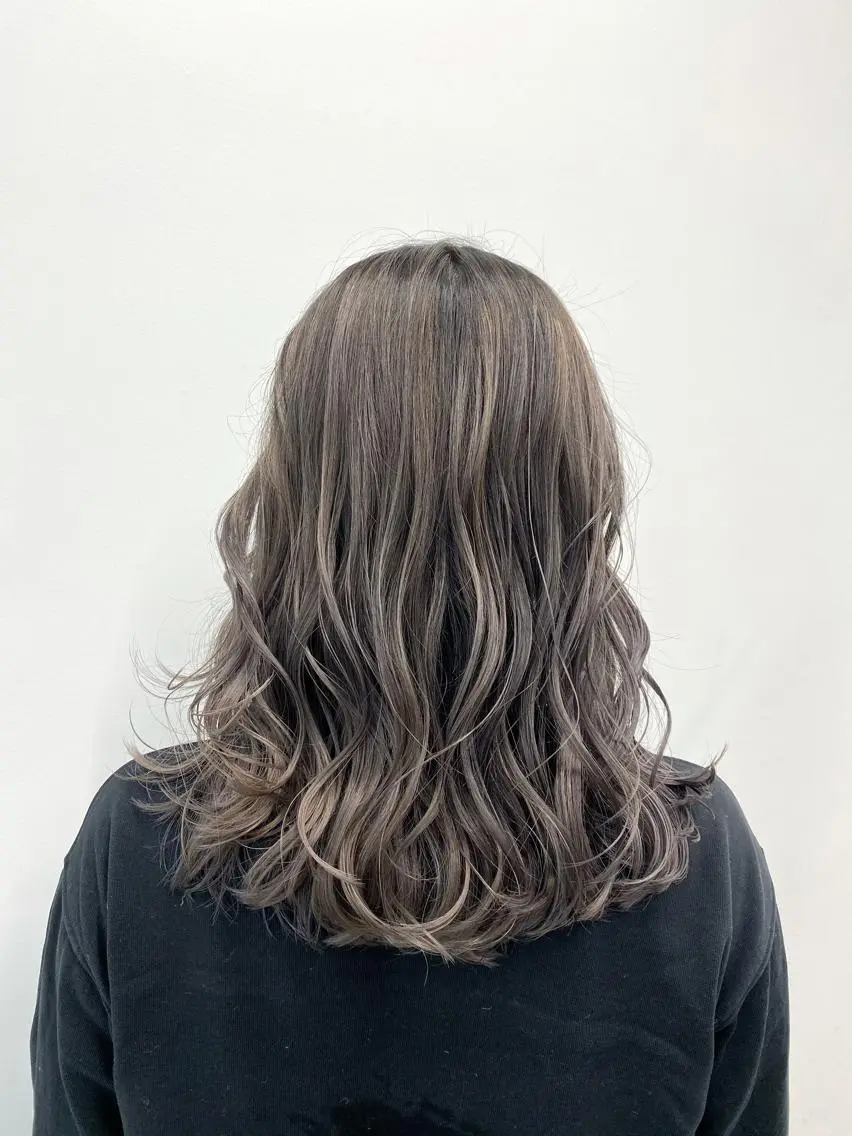 セミロング カラー パーマ ヘアアレンジ 【公式】amble luxe池袋東口🩷のヘアスタイル