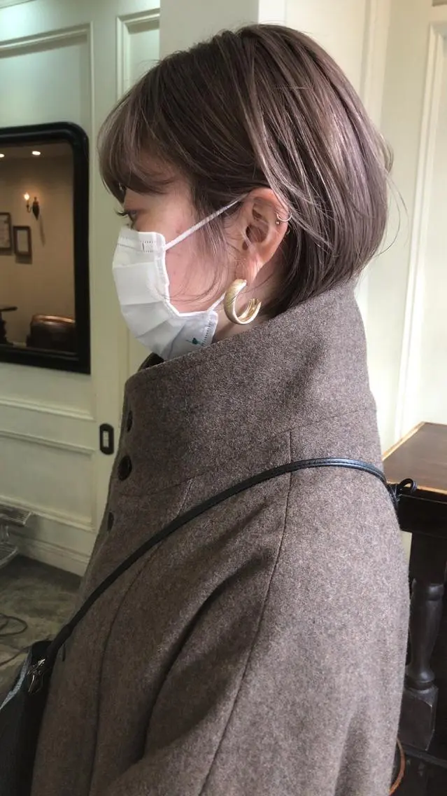 ショート カラー グレージュ ミルクティーグレージュ 大人girly🛋️ 🤍yukakoのヘアスタイル