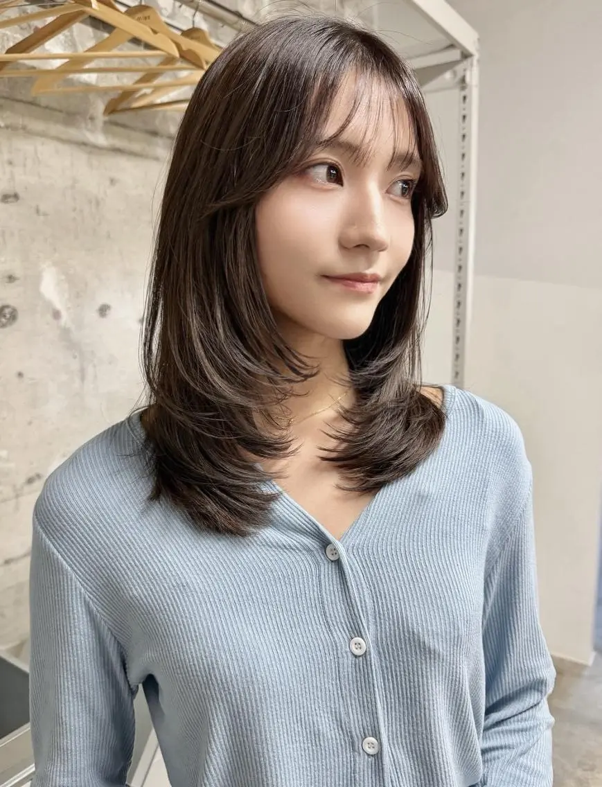 ミディアム カラー ミディアムレイヤー ブラウンカラー レイヤーカット カット ヘアカラー トリートメント 韓国/ボブ/まつパ 🩰aikaのヘアスタイル
