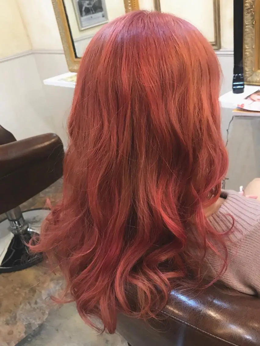 ロング カラー 岩谷/ブリーチ 🪽透明感カラーのヘアスタイル