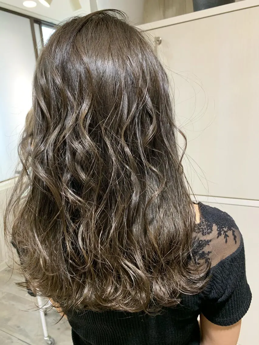 セミロング カラー 心斎橋韓国ボブ 好原良真のヘアスタイル