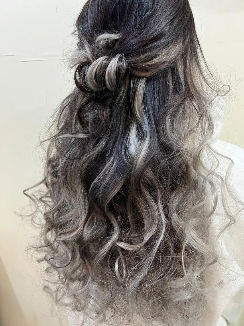 ロング カラー ヘアアレンジ ヘアカラー エクステ WEST OLAND 安藤のヘアスタイル