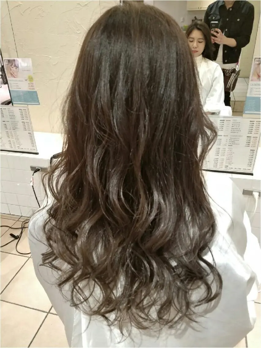 ロング カラー ヘアアレンジ グレージュ ハイライトカラー ハイライト 【髪質改善美容師】t occa茨木篠原健太のヘアスタイル