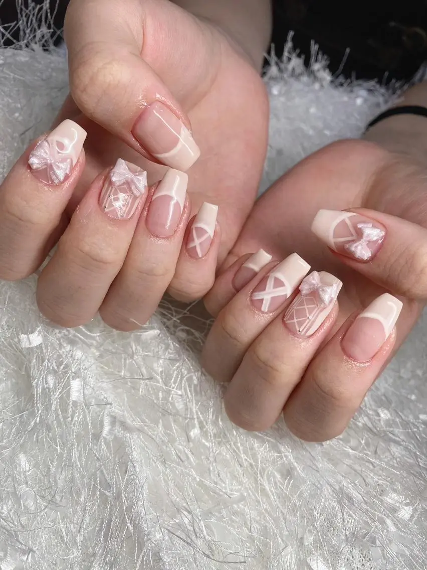 ネイル 長さ出し フレンチネイル ジェルネイル グラデーション 韓国ネイル ハンドネイル Nail&eye Belire 新宿のネイルデザイン