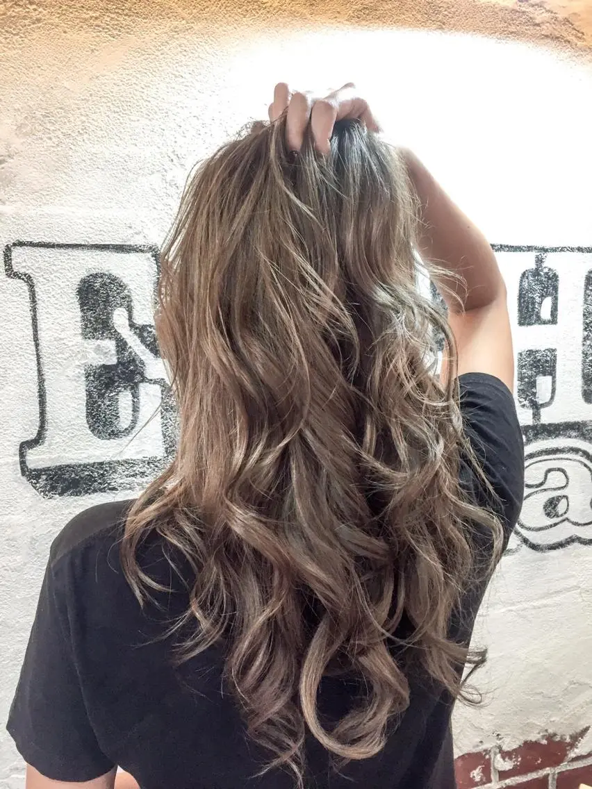 ロング EIGHT plum TOKIOリミテッドのヘアスタイル