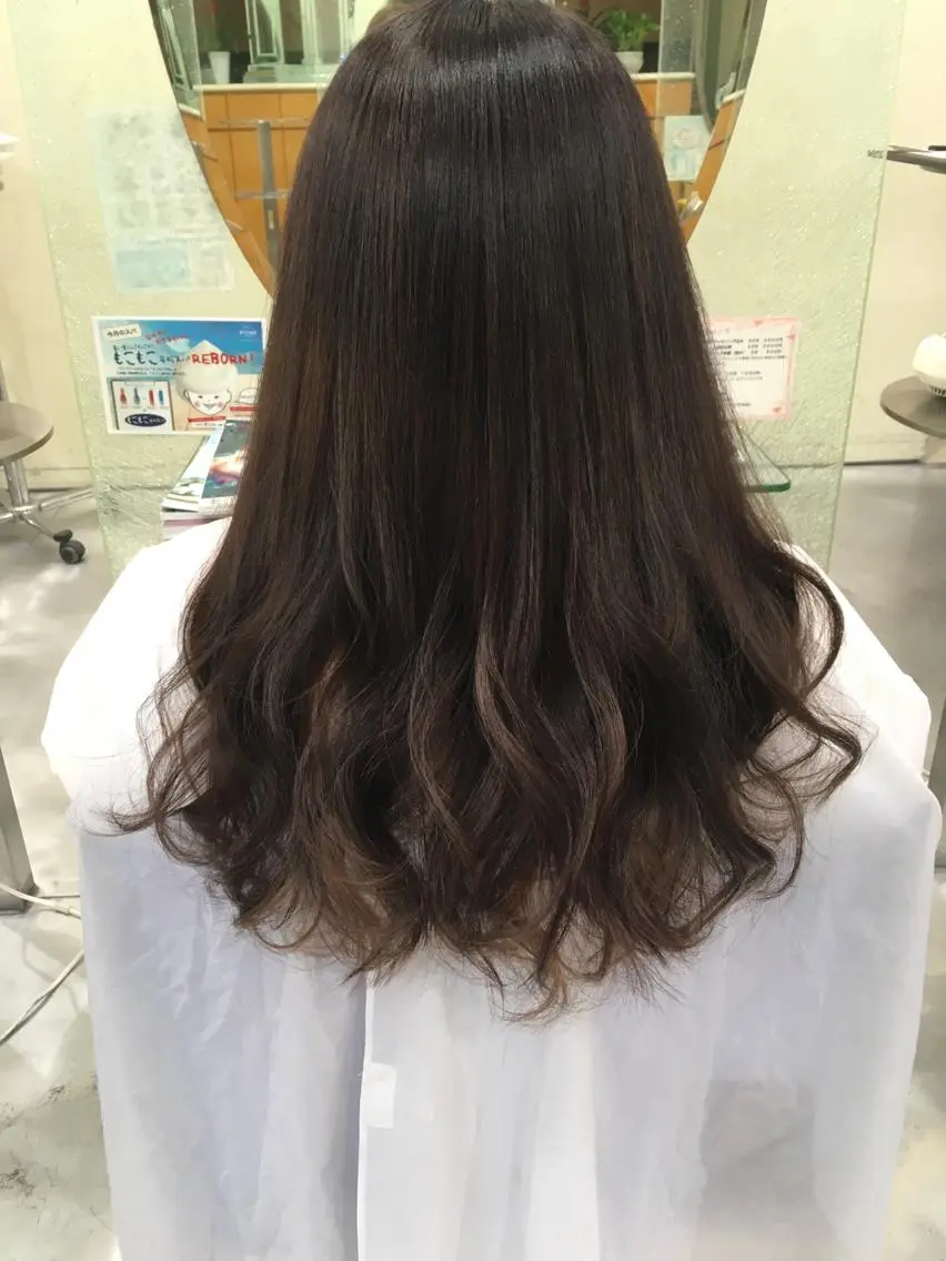 ミディアム セミロング ロング カラー ヘアアレンジ インナーカラー 韓国肌管理 ウプエステティックのエステ・リラクイメージ