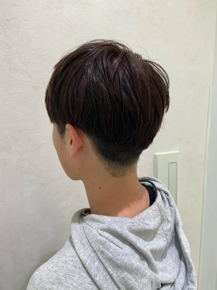 ショート カラー パーマ メンズ ブラウンカラー レッドカラー レッドブラウン ローズカラー ハイトーンカラー🤍 山下 優華のヘアスタイル