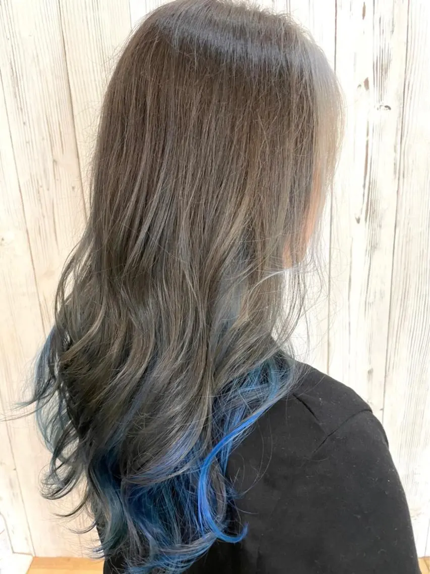 ミディアム ヘアカラー MINAKO .のヘアスタイル