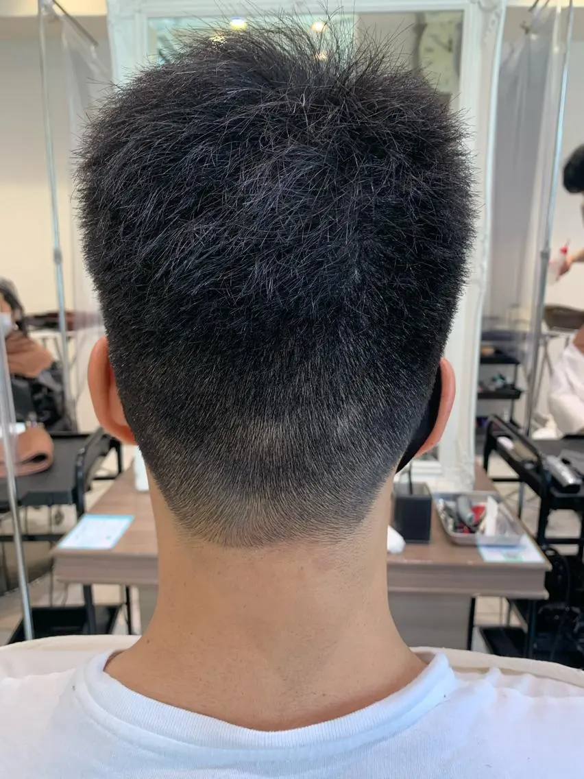 ショート メンズ 刈り上げ 【メンズ縮毛矯正】 田中秀斗のヘアスタイル