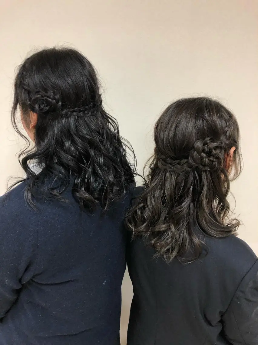 セミロング ヘアアレンジ ハーフアップ アッシュ 卒業式のヘアスタイル 髪飾り enurk店 🍋 M I K U  *のその他イメージ