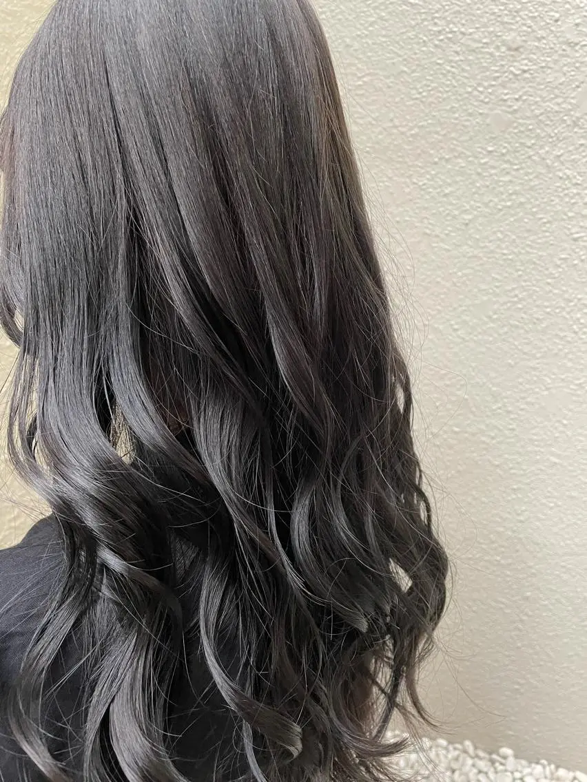 ロング シンプル 美容室のヘアスタイル